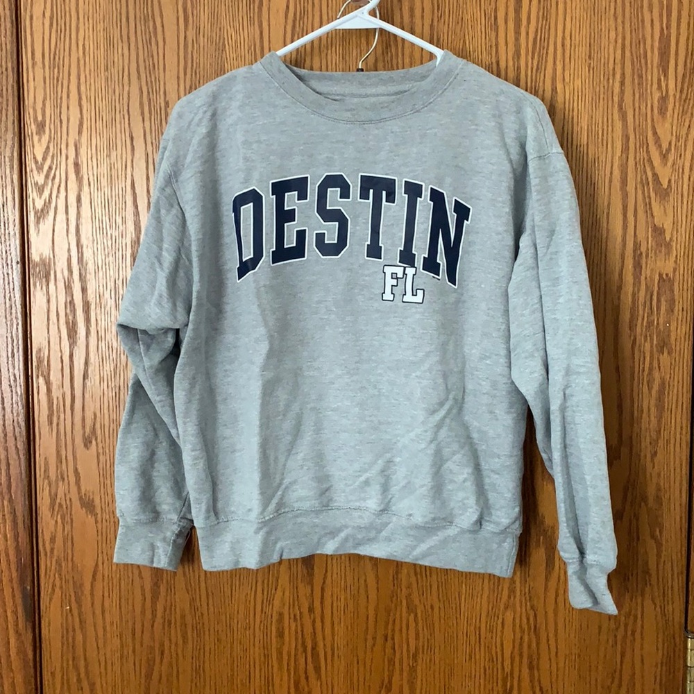 grey crewneck